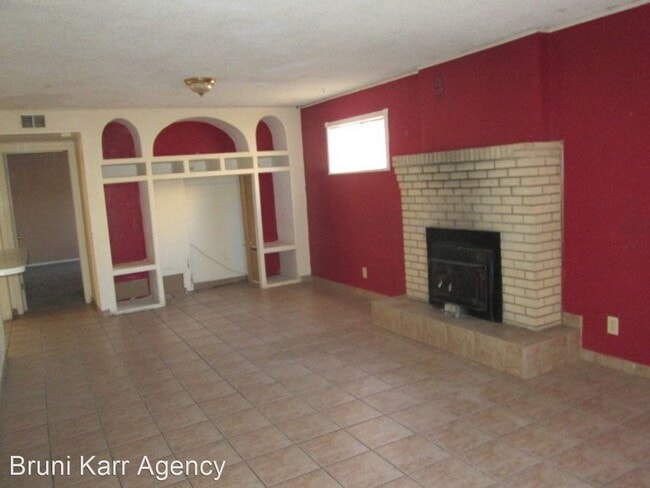 Building Photo - 3 br, 2 bath House - 2713 Hermosa Dr. NE