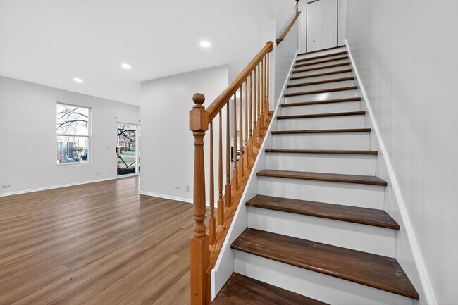 Foto del edificio - 708 Meadowridge Dr