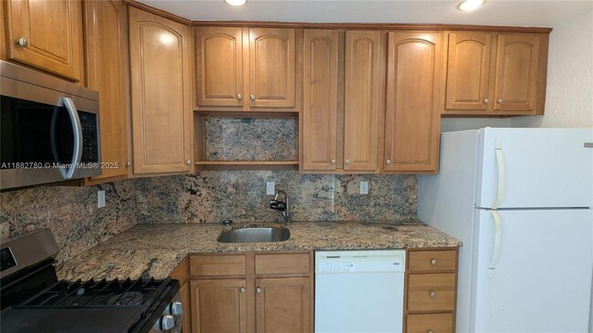Foto del edificio - 8650 SW 67th Ave