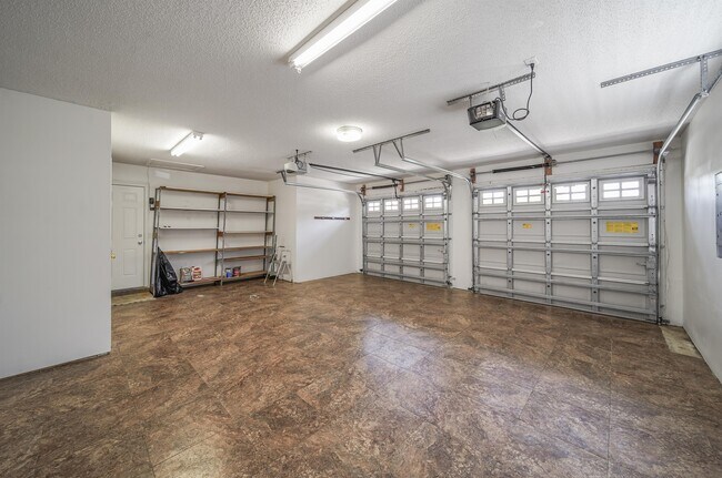 Foto del edificio - 5941 Leesway Blvd