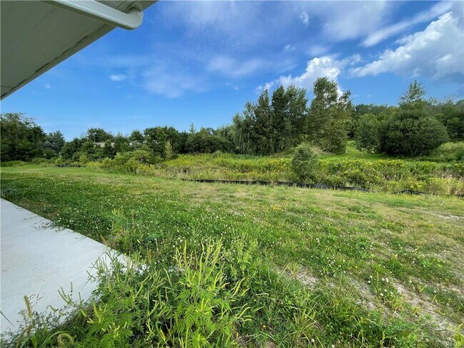 Building Photo - 10W Davian Dr