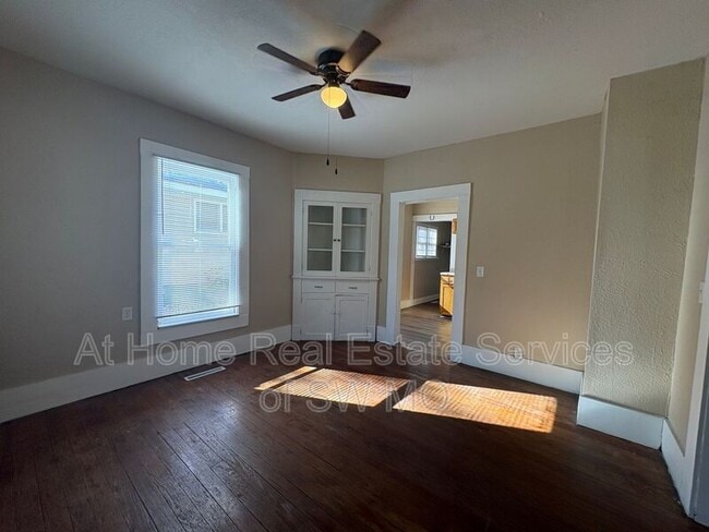 Foto del edificio - 2307 N Franklin Ave