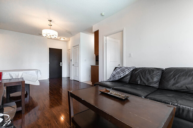 Building Photo - 60 Absolute Ave