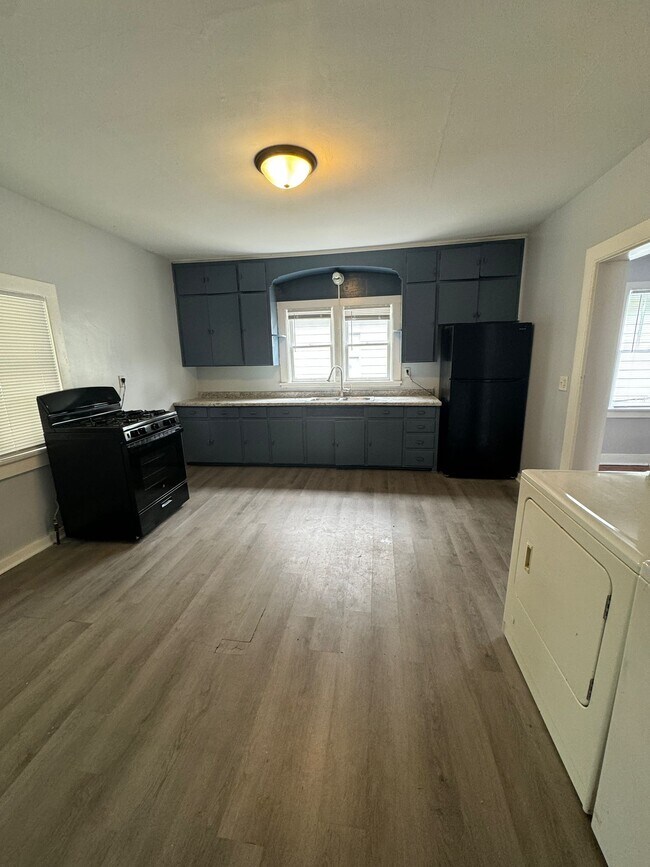 Foto del edificio - 334 N Walnut St