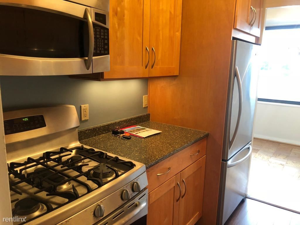 Foto principal - 5410 Connecticut Ave NW