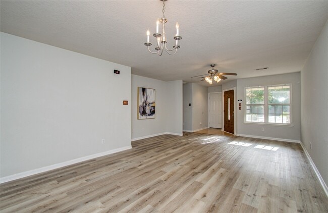 Foto del edificio - 13231 Ridgewood Knoll Ln