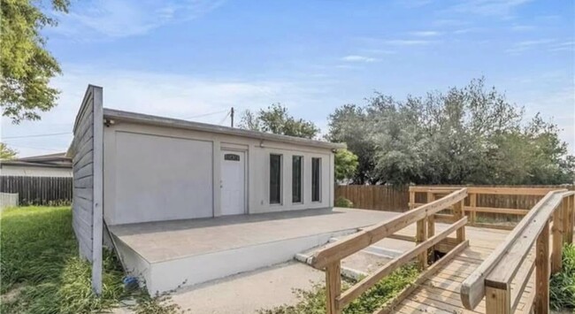 Foto del edificio - 730 N Dahlia St