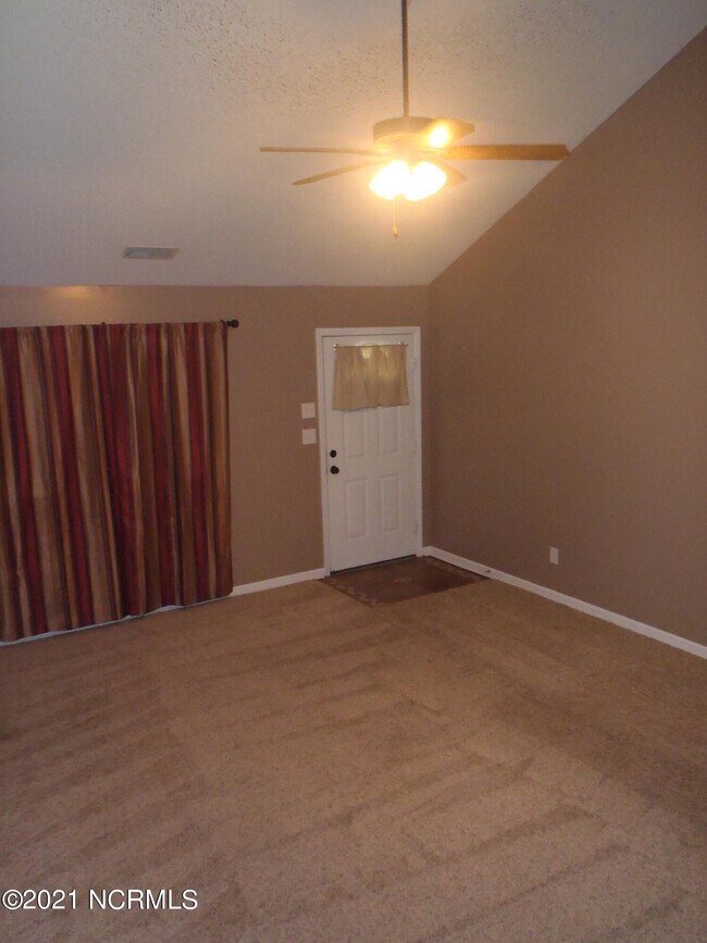 Building Photo - 184 Kelly Cir