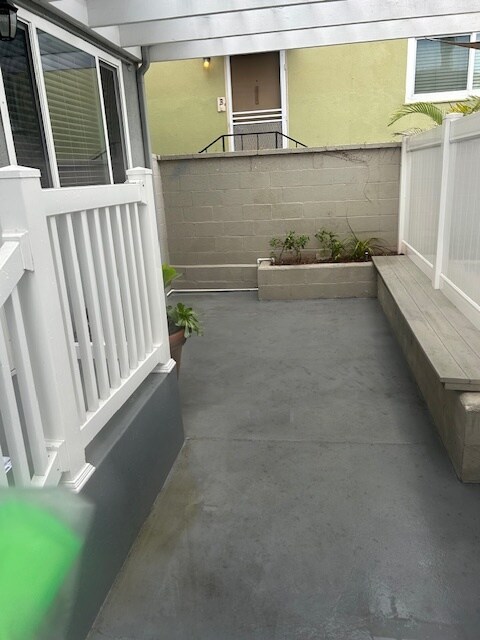 Patio con zona de estar - espacio para juego de muebles de patio - 1534 Manhattan Beach Blvd