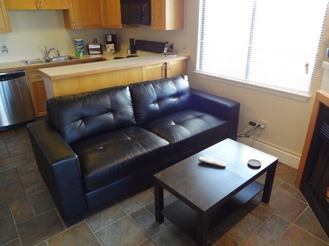 Building Photo - Awesome Furnished one bedroom Condo, short...