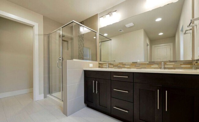 Building Photo - Upscale Bothell home in quiet Neighborhood!