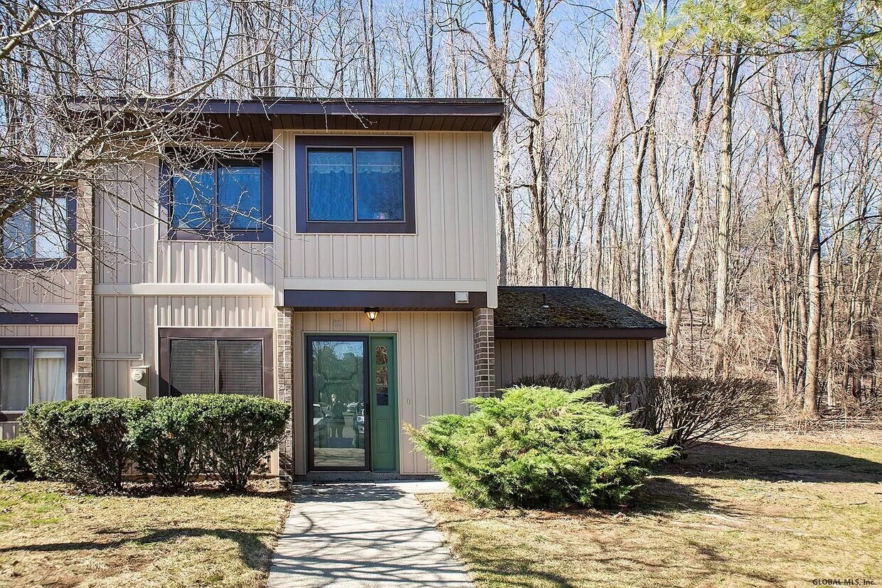 Primary Photo - 82 Crestwood Ter