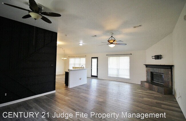 Foto del edificio - 3 br, 2 bath House - 909 Meadowbrook Lane