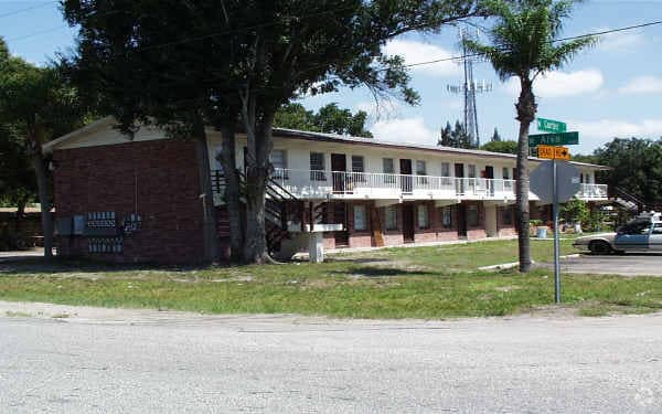Primary Photo - 3915 W Alva St