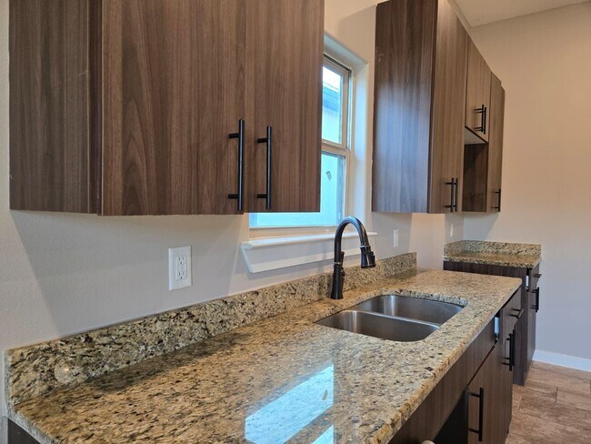 Foto del edificio - 1606 Coba Dr