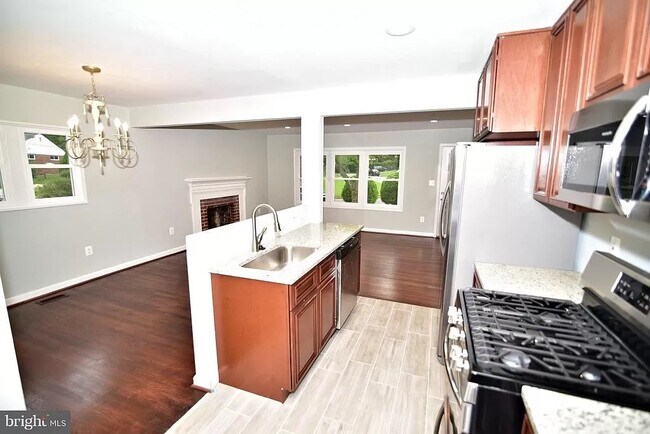 Building Photo - 6900 Lansdale St