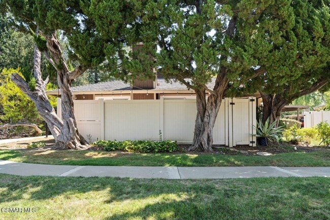 Building Photo - 28551 Conejo View Dr