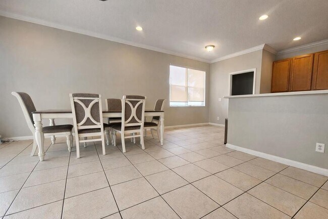 Foto del edificio - 2481 SE Berkshire Blvd