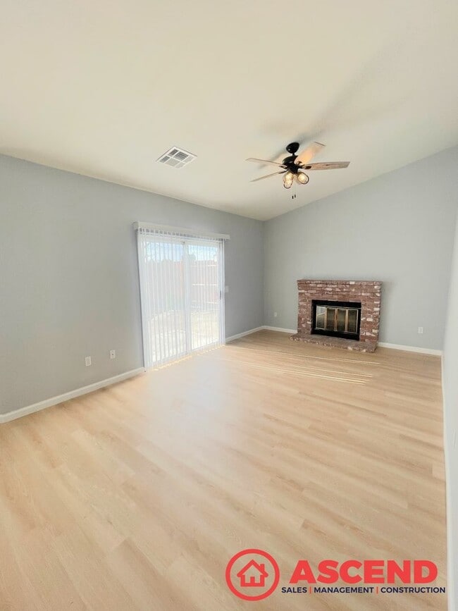 Foto del edificio - Cozy Home in Southwest Bakersfield!