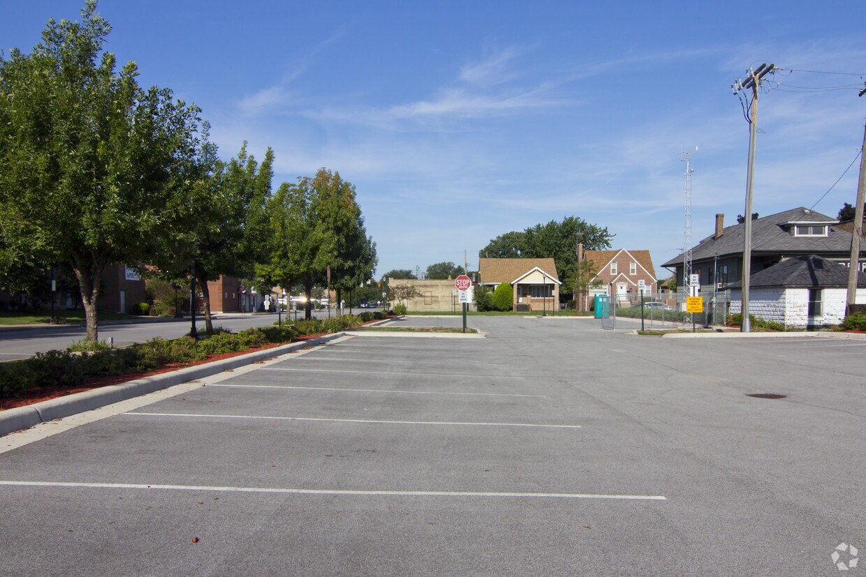 841845 119th St, Whiting, IN 46394 Apartments in Whiting, IN