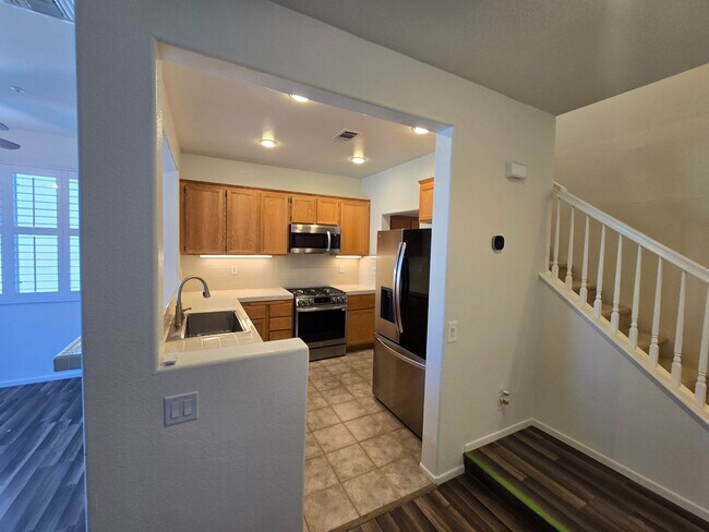 Building Photo - Milano Community : Beautiful 2 Bedroom 2.5...
