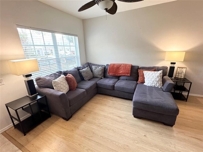 Foto del edificio - 2246 Lake Woodberry Cir