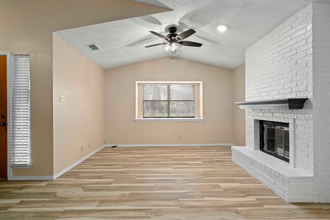 Building Photo - Sleek and Stylish: 2BR/2BA Home with Open ...