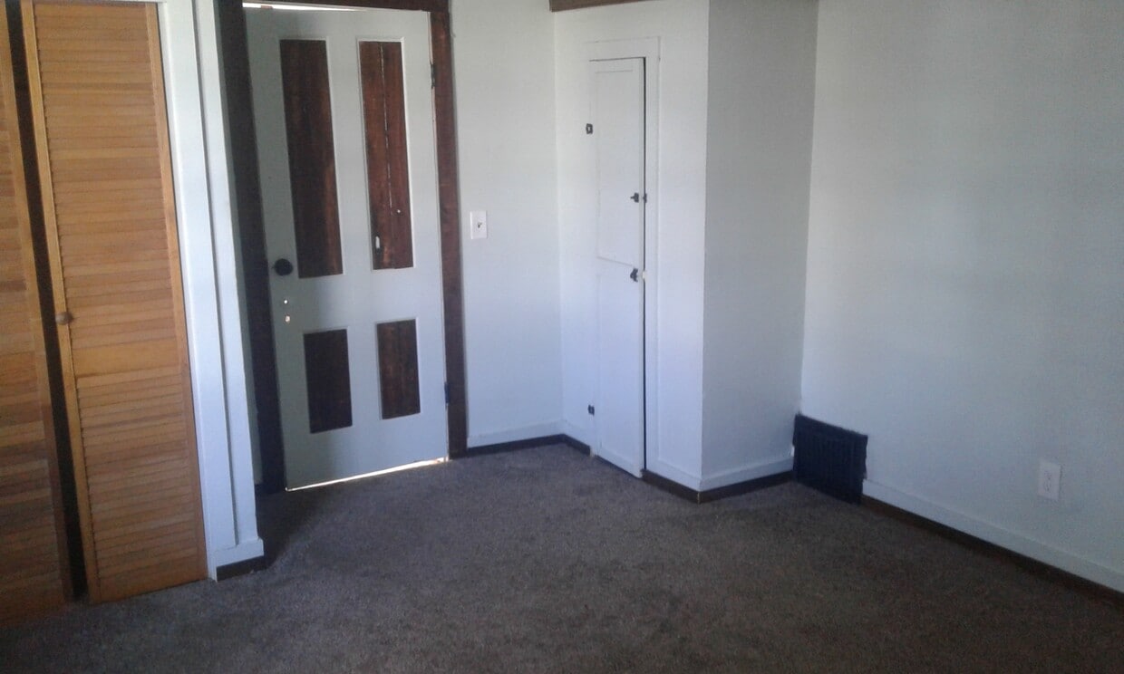 Primary Photo - 510 Evans Ave