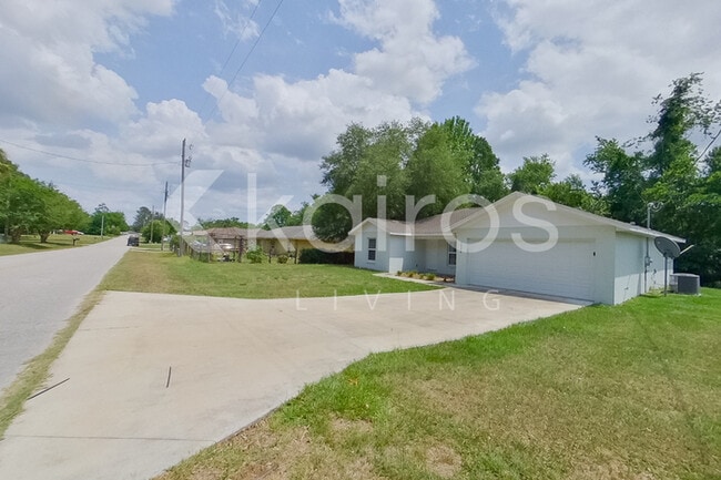 Building Photo - 3820 SE 136th Pl