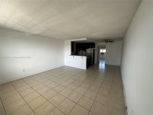 Foto del edificio - 1800-1879 79th Street Causeway