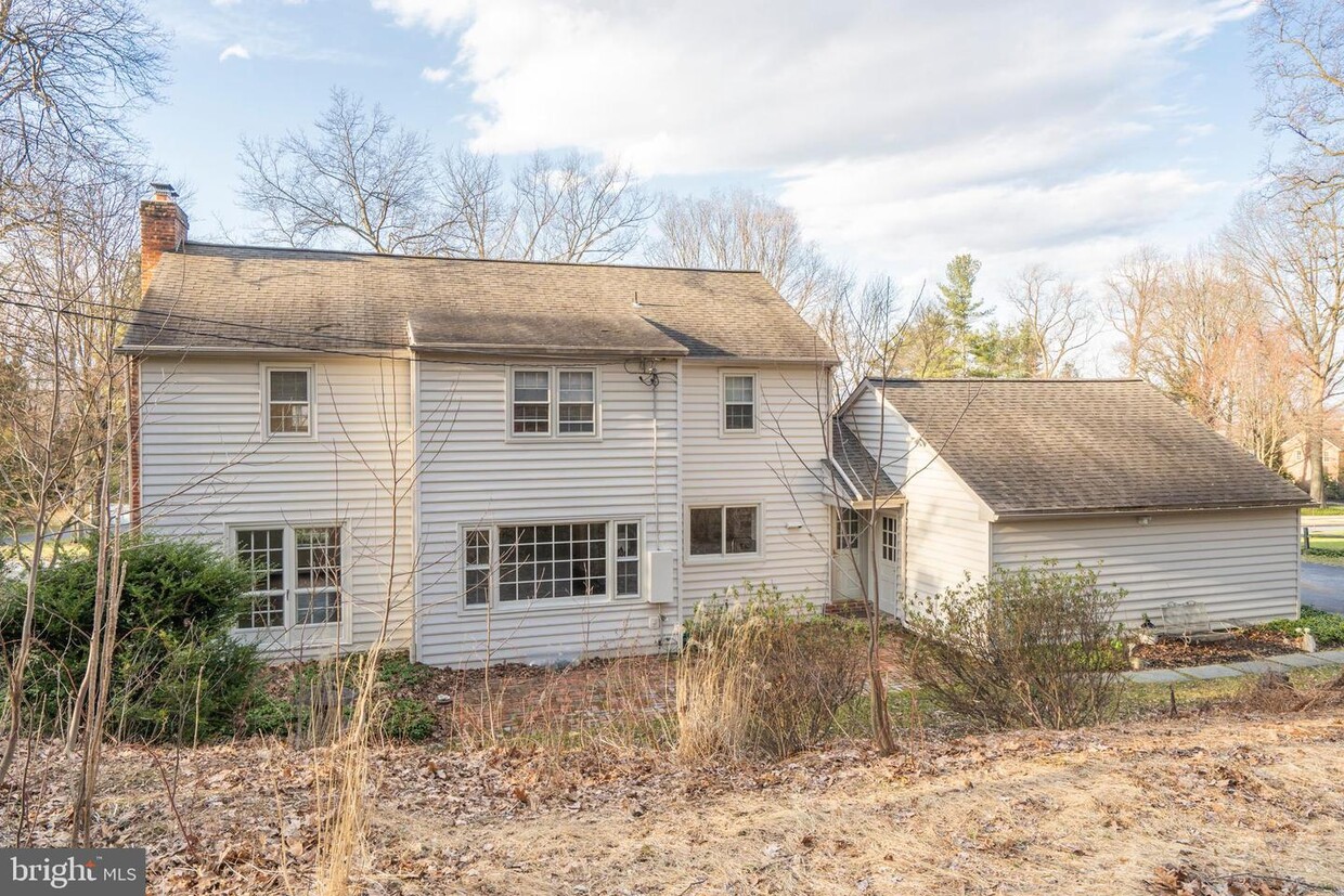 Primary Photo - 607 Mount View Rd