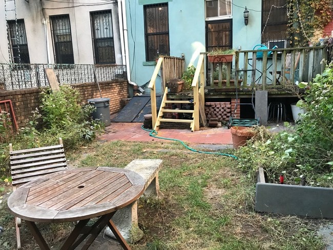 Building Photo - 144 Nassau Ave