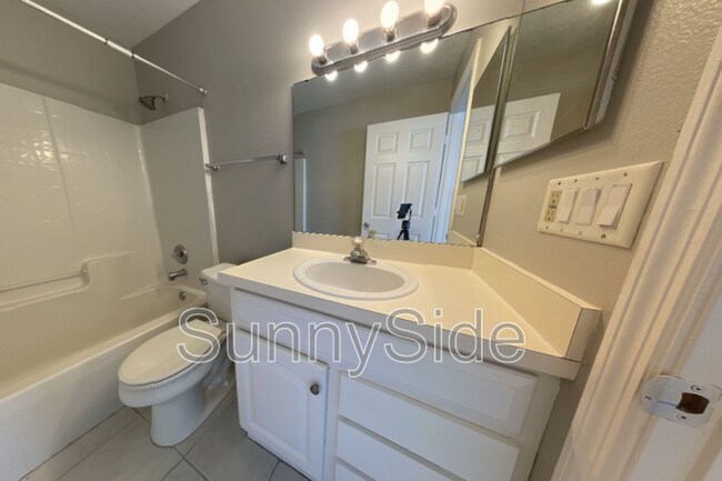Foto del edificio - 303 Azincourt Ln
