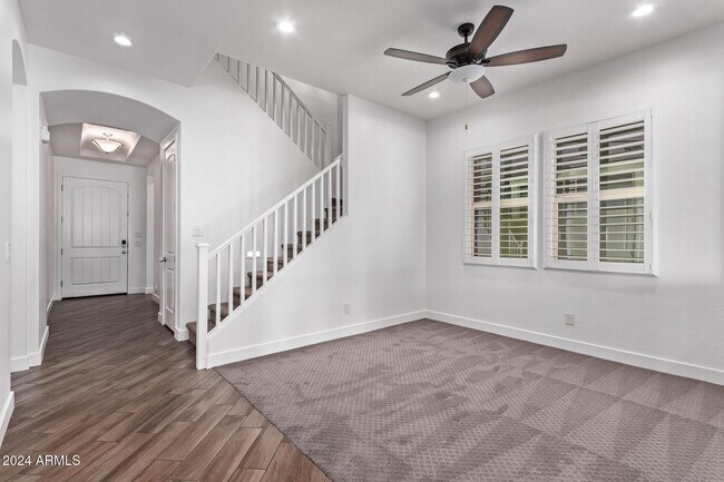 Building Photo - 3056 E Appaloosa Rd