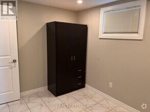 Building Photo - 247 HULLMER Dr