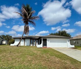 Building Photo - 2013 NE 4th Ter