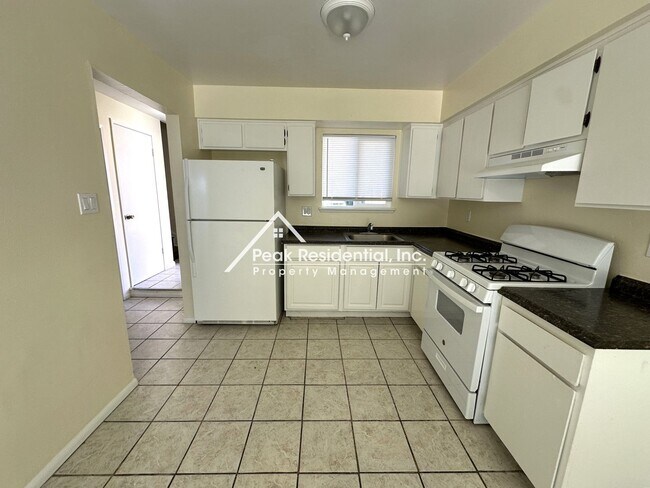 Building Photo - Updated 3bd/1.5ba Rancho Cordova Duplex