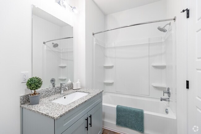 1BR, 1BA - A2 - 715SF - Baño - Farmhouse Apartments