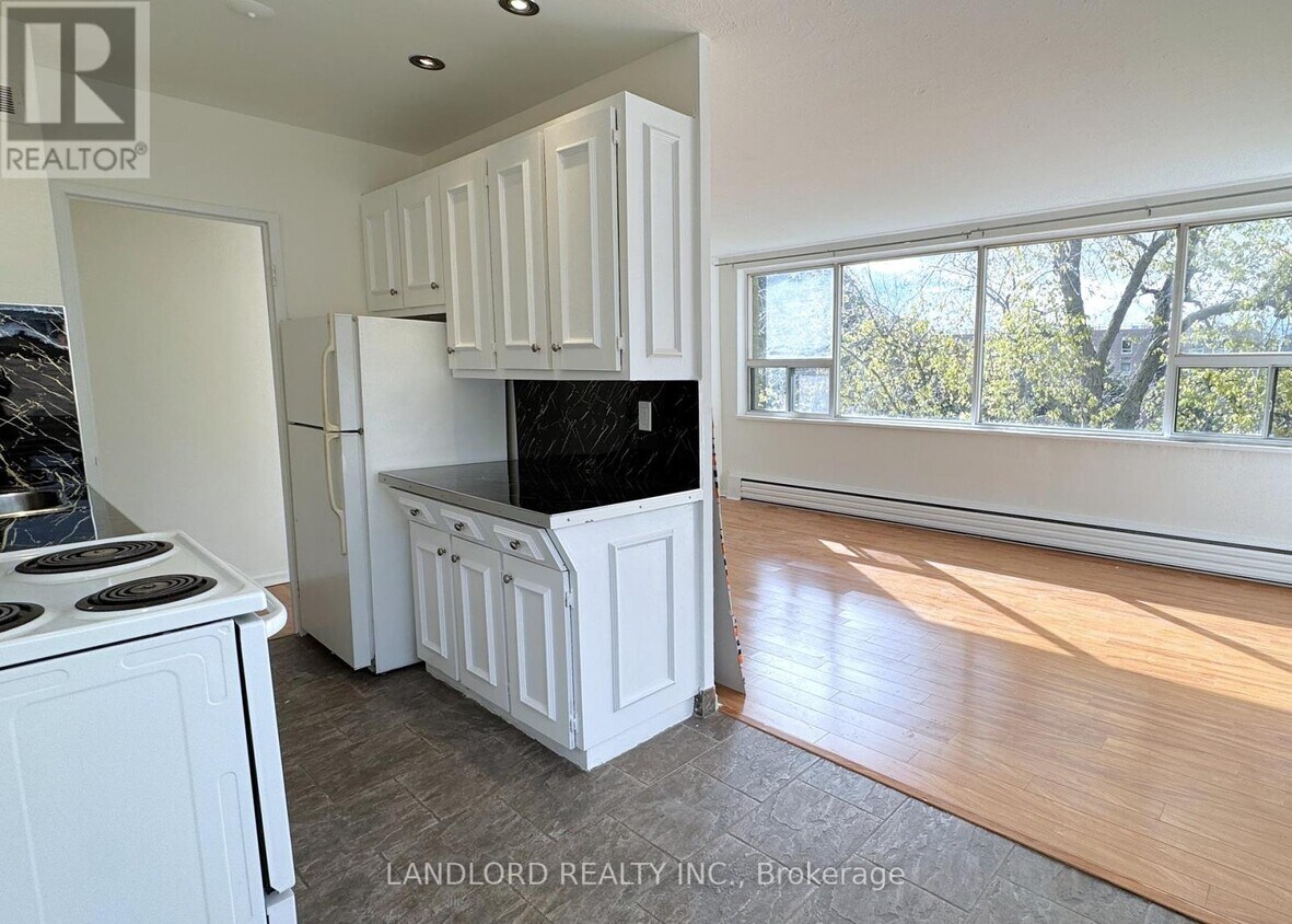 Primary Photo - 140 Springhurst Ave