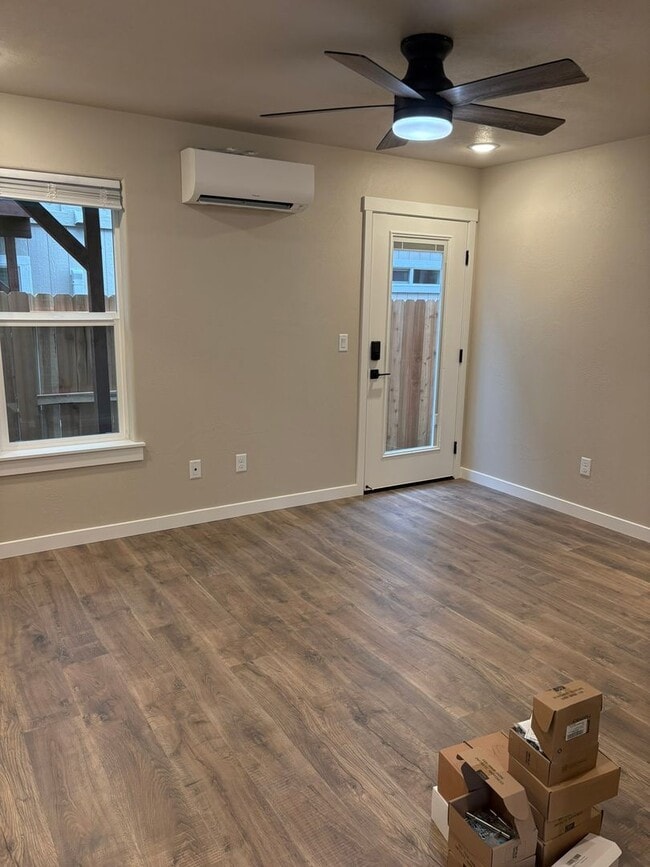 Foto del edificio - 7861 Houston Lp