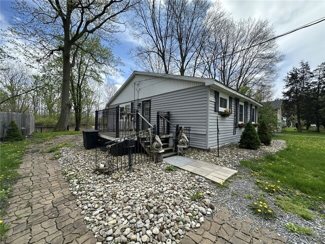Foto del edificio - 2590 Scottsville Rd