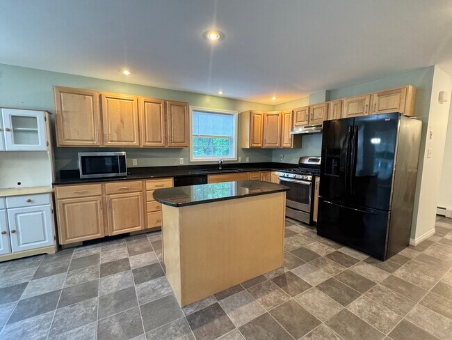 Foto del edificio - 246 Green Lake Rd