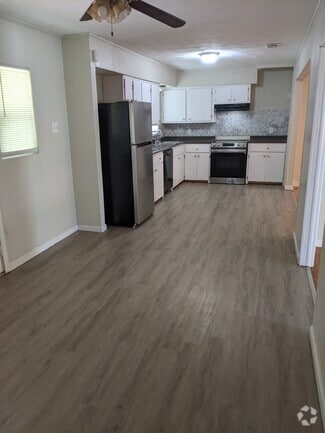 Building Photo - 9915 La Prada Dr