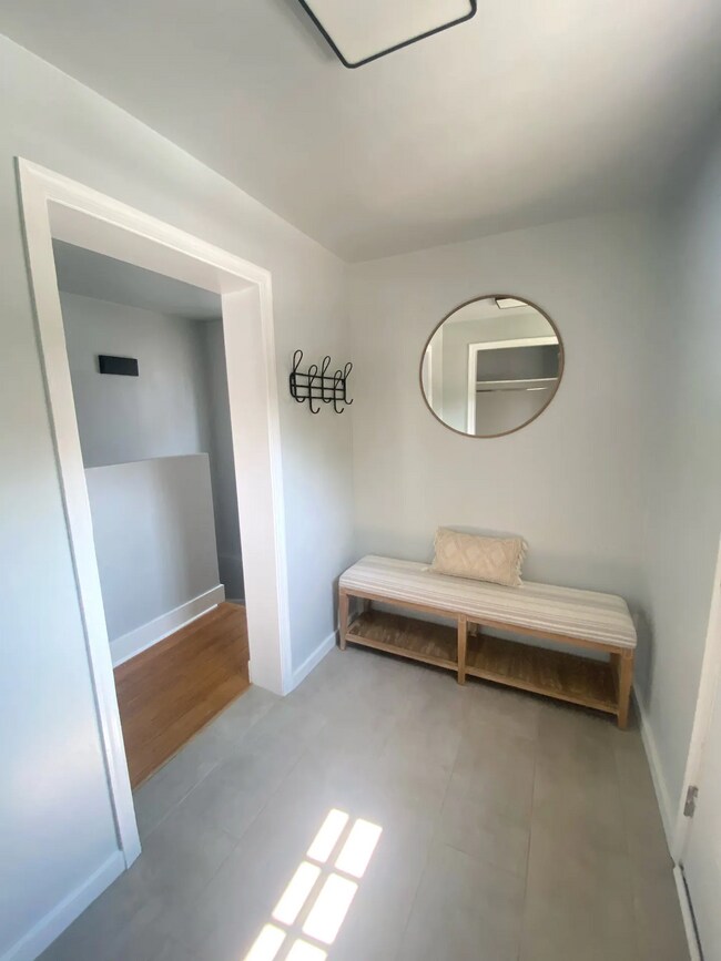 Entryway - 1417 Cherry Ave