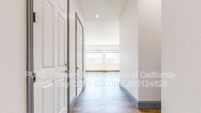 Foto del edificio - 1340 Miller Dr