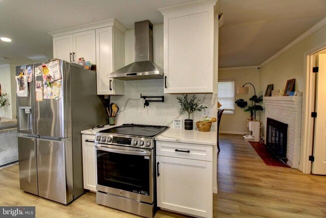 Building Photo - 530 Mimosa St