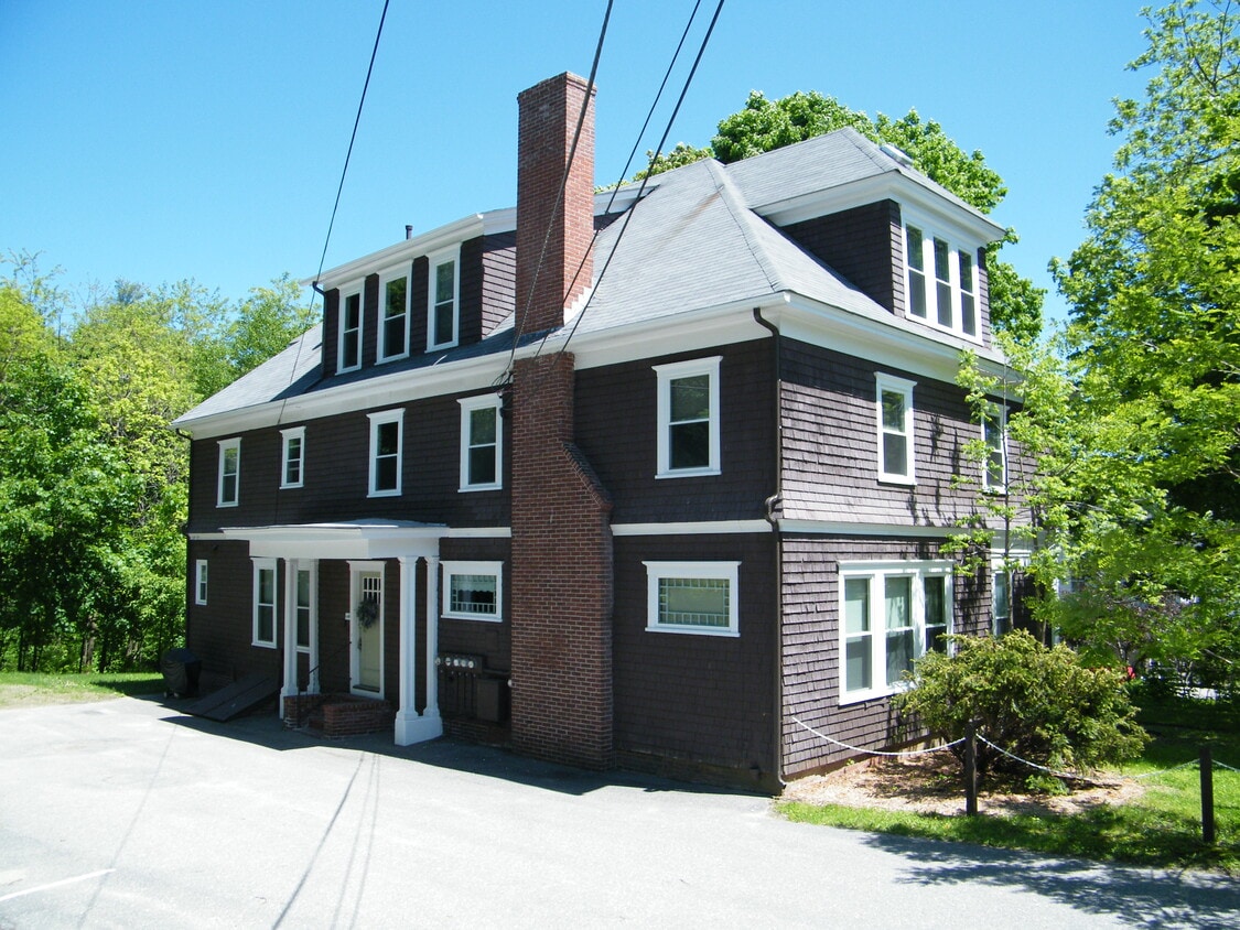 15 Cushman Pl Unit 2, Auburn, ME 04210 Apartments in Auburn, ME