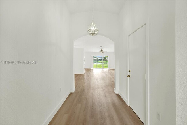 Foto del edificio - 13461 SW 122nd Ave