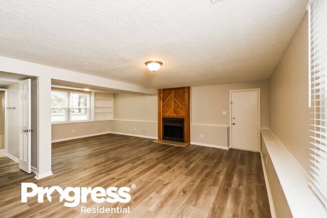 Foto del edificio - 5245 Westwood Dr