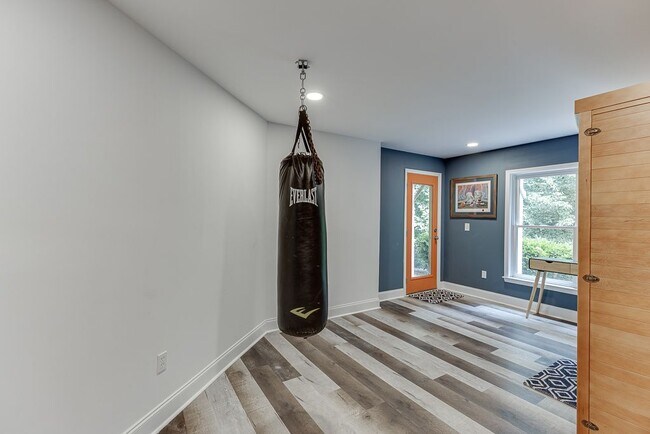 Foto del edificio - 5979 Grand Loop Rd